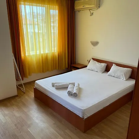 стоянови Ravda