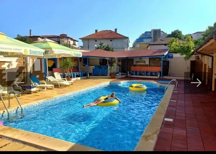 стоянови Hotel Ravda